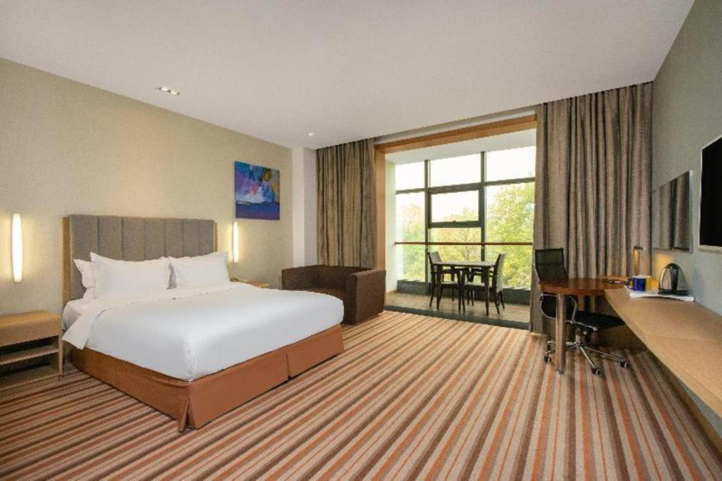 Holiday Inn Express Yangzhou City Center By Ihg Екстериор снимка