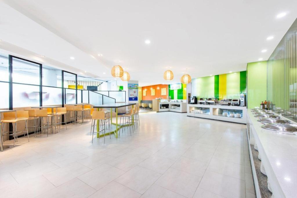 Holiday Inn Express Yangzhou City Center By Ihg Екстериор снимка