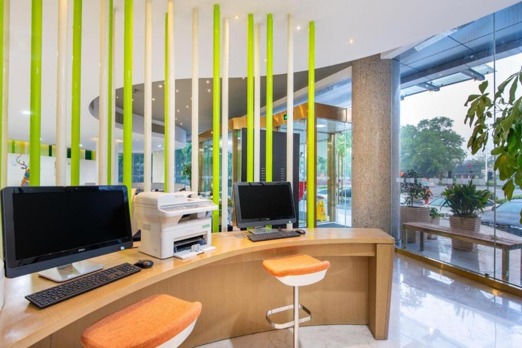 Holiday Inn Express Yangzhou City Center By Ihg Екстериор снимка
