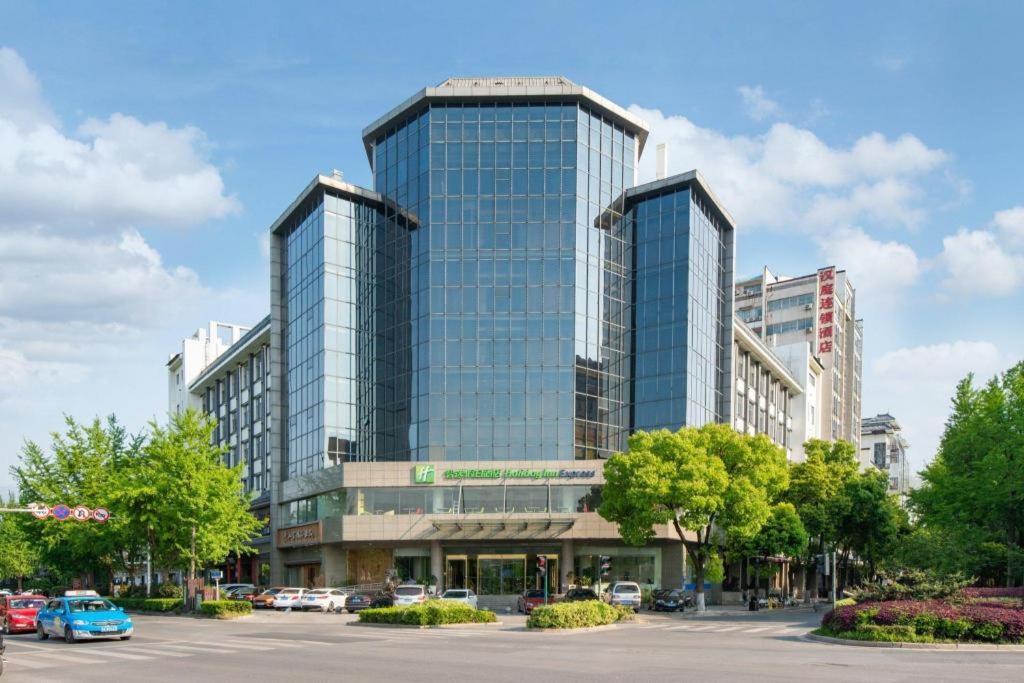 Holiday Inn Express Yangzhou City Center By Ihg Екстериор снимка