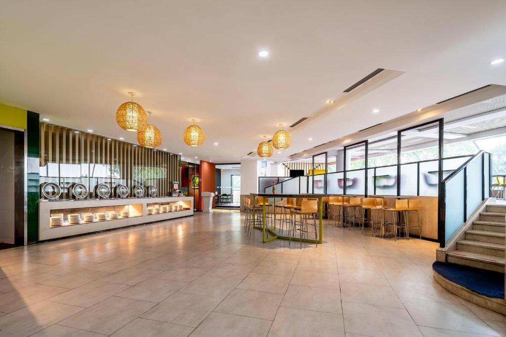 Holiday Inn Express Yangzhou City Center By Ihg Екстериор снимка